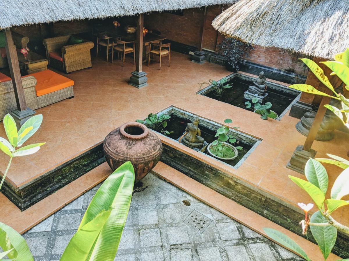 The Laras Villa Jimbaran  Exterior photo