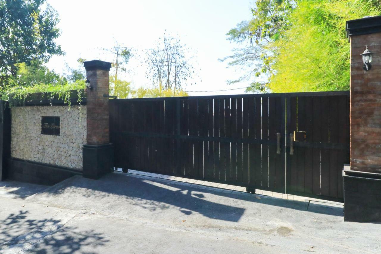 The Laras Villa Jimbaran  Exterior photo