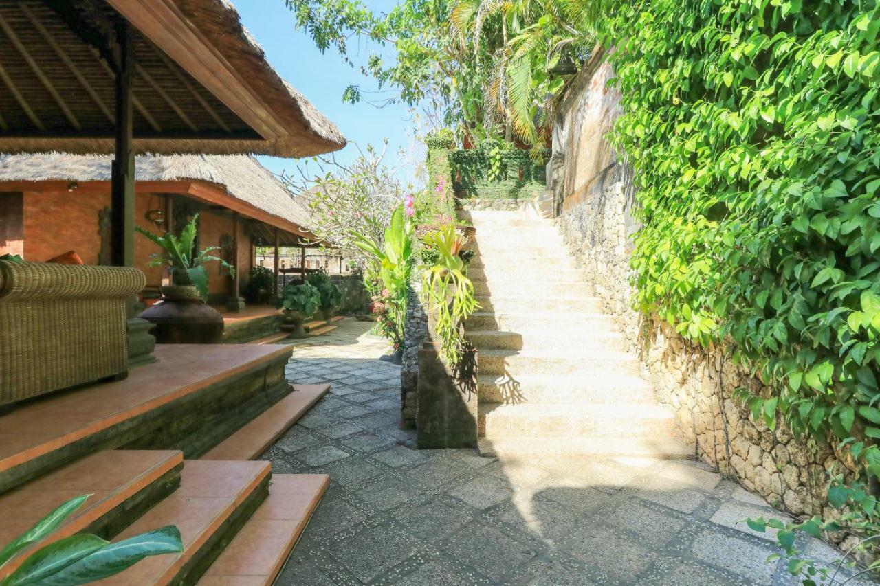 The Laras Villa Jimbaran  Exterior photo