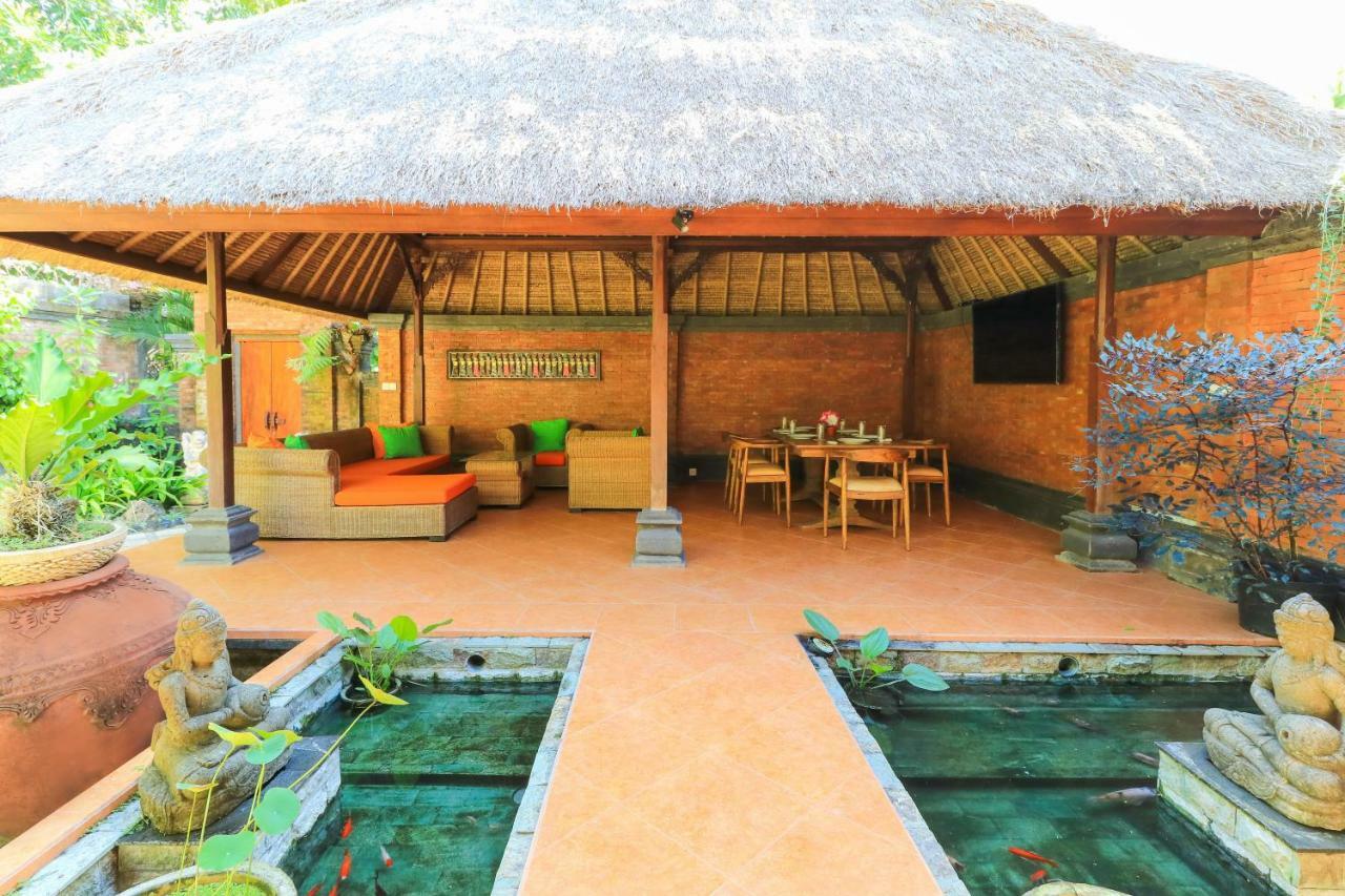 The Laras Villa Jimbaran  Exterior photo